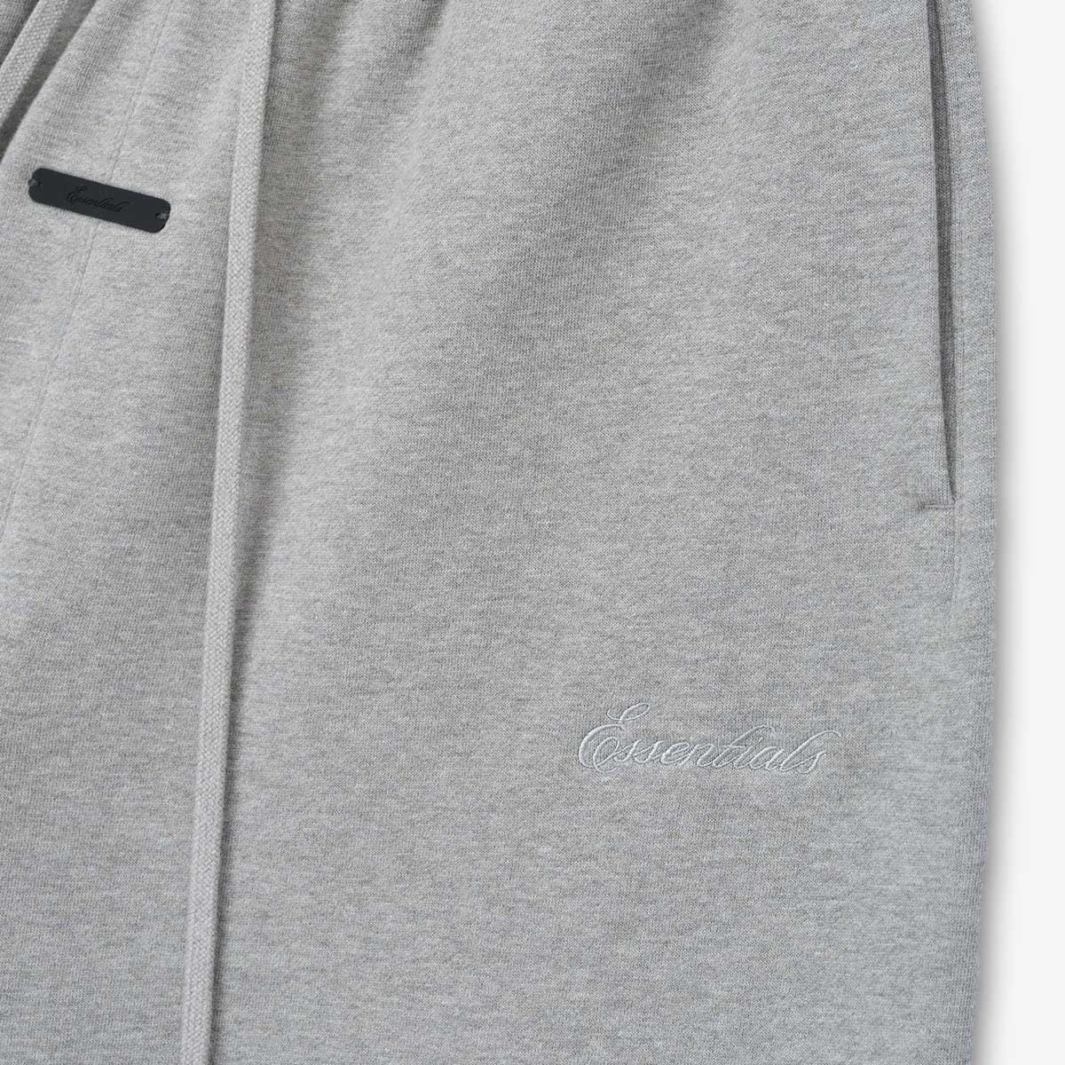 Шорты FEAR OF GOD ESSENTIALS - Фото 2 Шорты FEAR OF GOD ESSENTIALS - Фото 2