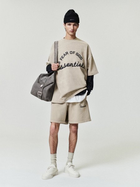 Футболка FEAR OF GOD ESSENTIALS Футболка FEAR OF GOD ESSENTIALS