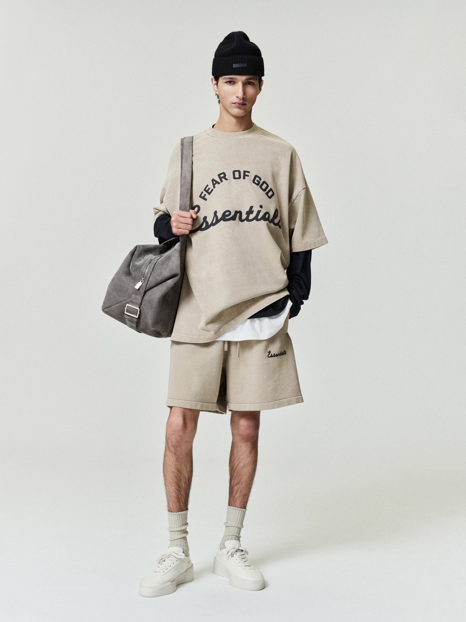 Футболка FEAR OF GOD ESSENTIALS - Фото 4 Футболка FEAR OF GOD ESSENTIALS - Фото 4