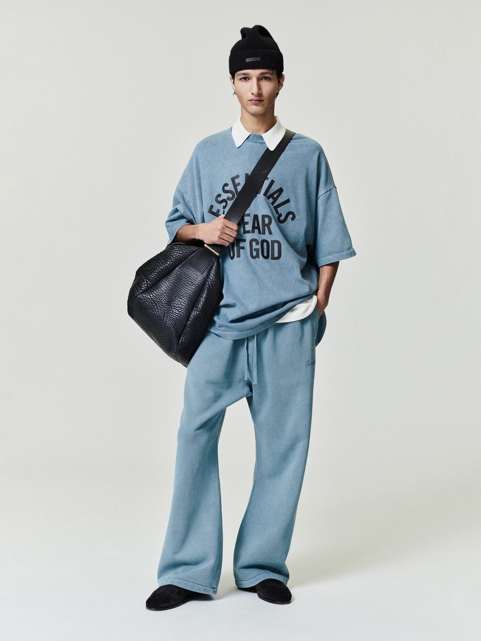 Футболка FEAR OF GOD ESSENTIALS - Фото 3 Футболка FEAR OF GOD ESSENTIALS - Фото 3